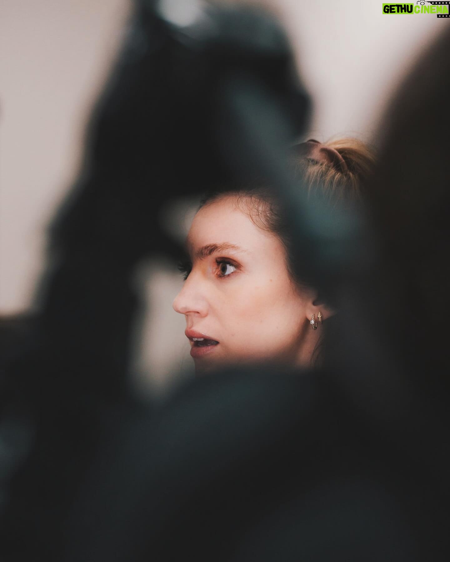 Lara Pictet - 3.3K Likes - … 𝙰𝚗𝚍 𝚝𝚑𝚊𝚝’𝚜 𝚊 𝚠𝚛𝚊𝚙 𝚘𝚗 𝚃𝚑𝚎 𝙲𝚑𝚛𝚒𝚜𝚝𝚖𝚊𝚜 𝚂𝚙𝚎𝚌𝚒𝚊𝚕 🎬
•
•
Thank you @sergiolovesfilm for the beautiful pictures 🧡
What a great crew and cast, thank you 🙏🏻