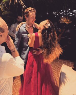 Lara Pictet Instagram - Better late than never 🌴 #CloJo 💐 🐚  Missing every part of this. A union forever filled with love, joy, family and total and complete abundance. 

📸 photo cred @chloe_said