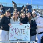 Lara Spencer Instagram - Let the Lax season begin!!! First home game and a big W in the books!! Go Dores! ⚓️💛🖤