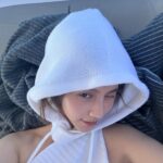 Larine Tang Yue-Ping Instagram - 沒有甚麼特別 星期日就是想單眼一下你們 biu 🫰🏻
