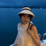 Larine Tang Yue-Ping Instagram - 夕陽無限好 只是黃昏近 但是 黃昏也可以別有一番美意，也可以是正念。 黑夜雖然黑，但是在黑夜裡才看到發光的星。 許願的流星🌠 指引迷途的北斗星✨ #轉念的重要性