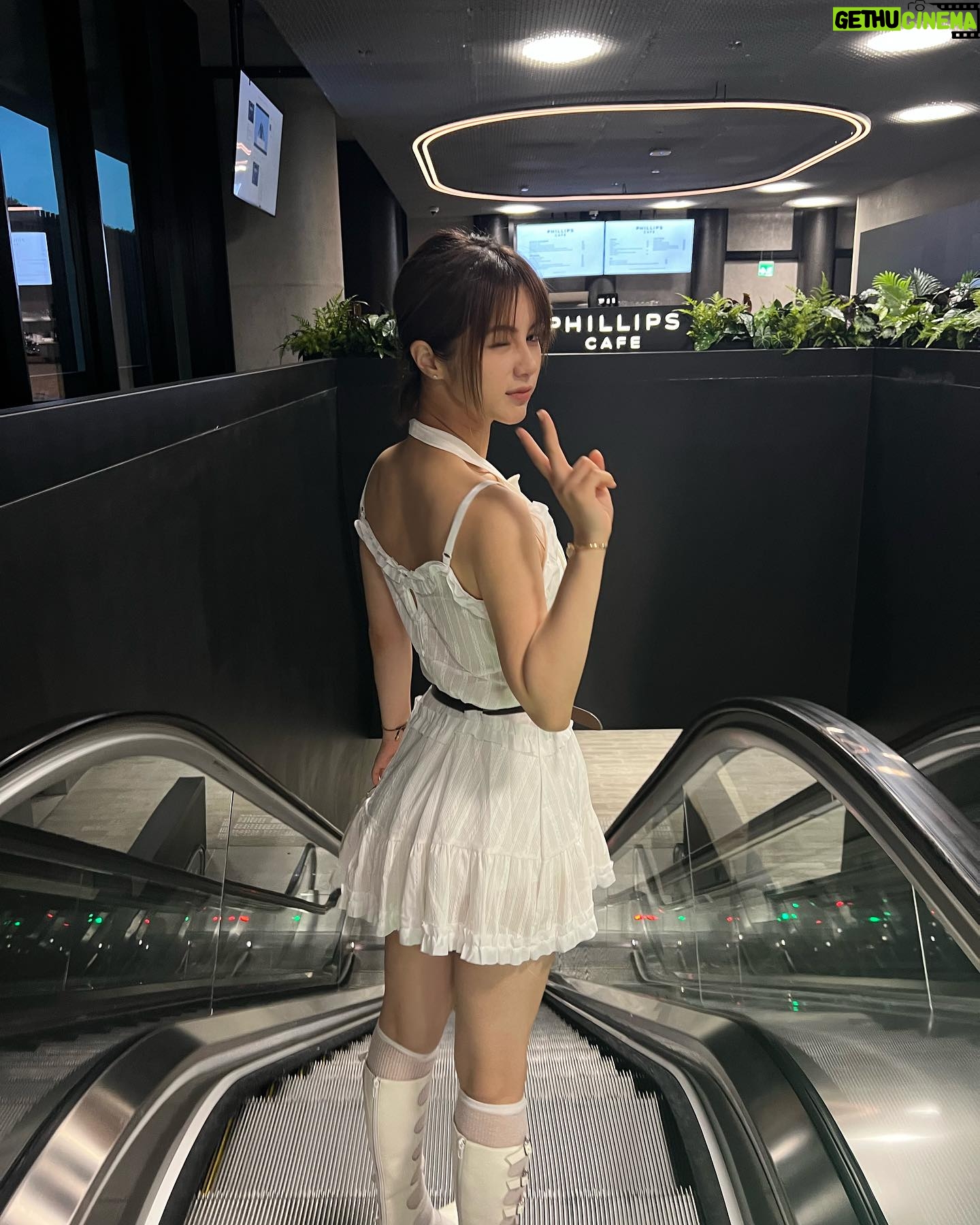 Larine Tang Yue-Ping Instagram - 我回來了⛄️ 快閃一個課前展🦭🦭🦭🦭🦭🦭