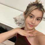 Larine Tang Yue-Ping Instagram - 都係想趁未落妝同你影張相🥲 最後都係要黎強制性 👀