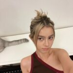 Larine Tang Yue-Ping Instagram - 都係想趁未落妝同你影張相🥲 最後都係要黎強制性 👀