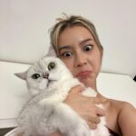 Larine Tang Yue-Ping Instagram - 都係想趁未落妝同你影張相🥲 最後都係要黎強制性 👀