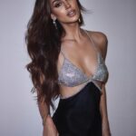 Larissa Bonesi Instagram - 🖤💎
