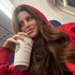 Larissa Bonesi Instagram - ⏳✈️🤡☕️🫰🏽