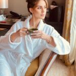 Larissa Bonesi Instagram - 🎥💕☕️🧸