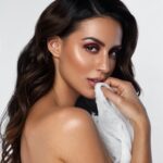 Larissa Bonesi Instagram - 👀🤍