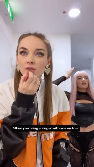 Larissa Rieß Instagram - When you bring a singer with you on tour 😂