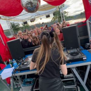 Larissa Rieß Instagram - @sonnemondsternefestival on a boat 🚣🏻❤️