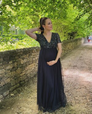 Larissa Rieß Instagram - 🤍 Wedding time 🤍
.
.
.
.

#pregnancy #pregnant #pregnantstyle #pregnantwedding #france