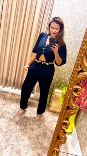 Laryssa Dias Instagram - Apaixonadaaaaaa na Coleção de Inverno da @cs_oscarfreire 🔥😍
#csoscarfreire #carmensteffens #colecaodeinverno #inverno #lookinspiração #lookdodia #provador #laryssadias