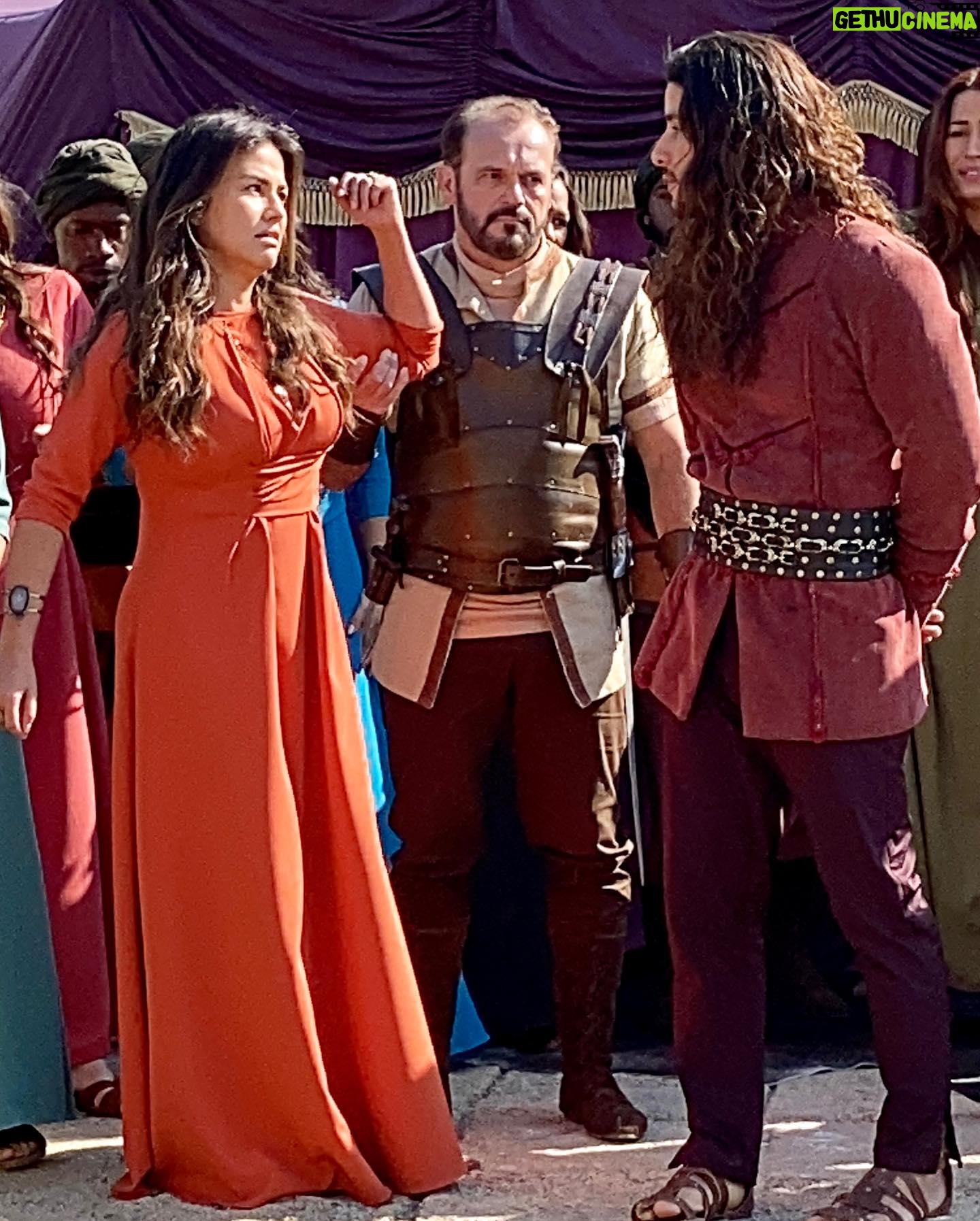Laryssa Dias - 3 Likes - AÇÃO 🎬 'Afra' no set 💃🏻
Hoje teremos fortes emoções em #seriereis às 21h 📺
Que personagem afrontosa e corajosa essa Afra!!
Bora assistir porque a 8ª Temporada está emocionante ⚔️👑
#seriereis #aconsequencia
#atriz #laryssadias