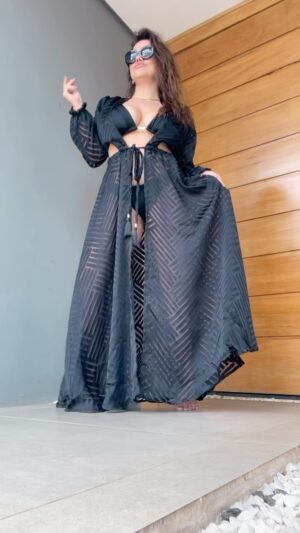 Laryssa Dias Instagram - Uma mulher elegante vestindo um look beachwear poderoso ‘all black’ by @biquinis_lacosta só quer uma coisa: diversão!!! Verão, venha!! 👙☀️
A @biquinis_lacosta é uma loja araguainense especializada em moda praia com itens de fabricação própria🌴 
Entregam para todo Brasil 📦 

Publi*

#biquini #beachwear #modapraia #verão #2024  #laryssadias