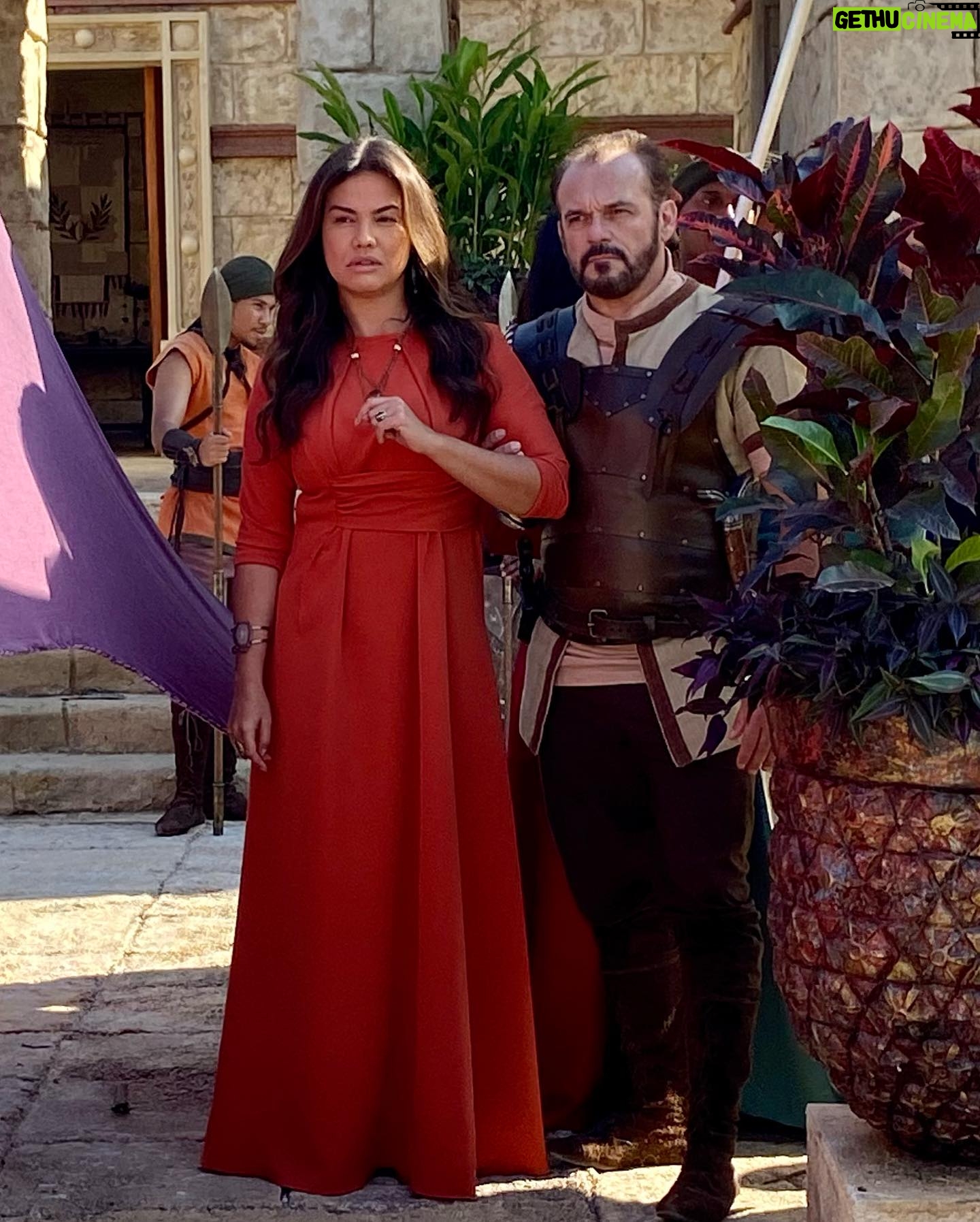Laryssa Dias - 3 Likes - AÇÃO 🎬 'Afra' no set 💃🏻
Hoje teremos fortes emoções em #seriereis às 21h 📺
Que personagem afrontosa e corajosa essa Afra!!
Bora assistir porque a 8ª Temporada está emocionante ⚔️👑
#seriereis #aconsequencia
#atriz #laryssadias