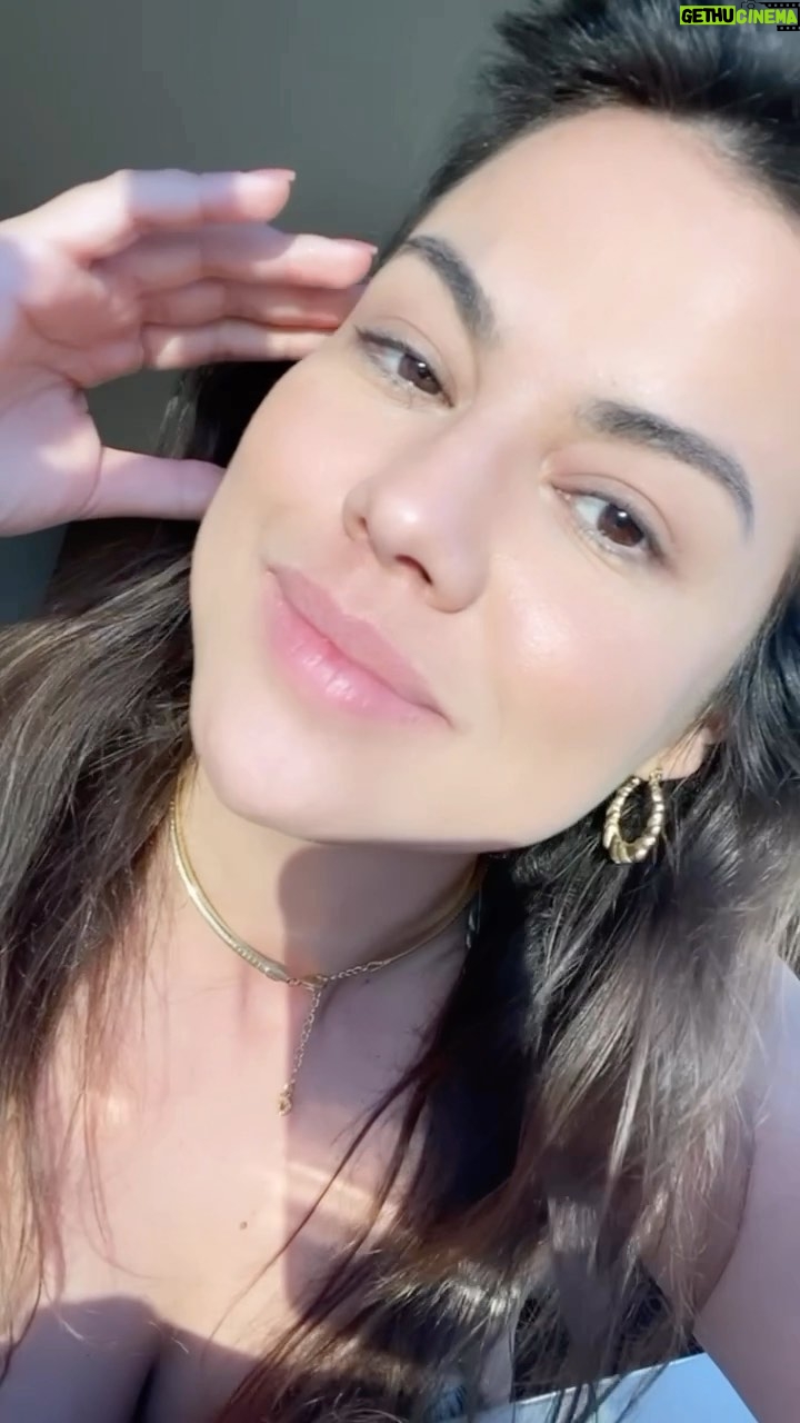 Laryssa Dias - 3 Likes - Naturalmente 🤍
Luz natural e sem filtros ☀️
Stories 👉🏻 Feed ✔️
#mood #laryssadias
#skin #pele #semfiltro #skincare
