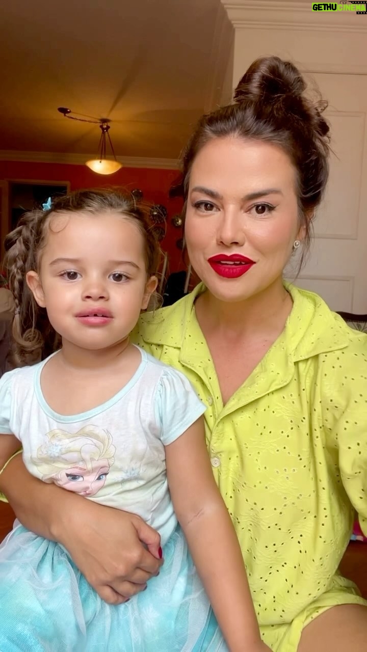 Laryssa Dias - 3 Likes - @bolofofos contrata a gente?! 🎙️😍
Amor da minha vidaaaaa #Liz
#tiaLary #duasartistas
#laryssadias #sobrinha #lizocadatialary #amor