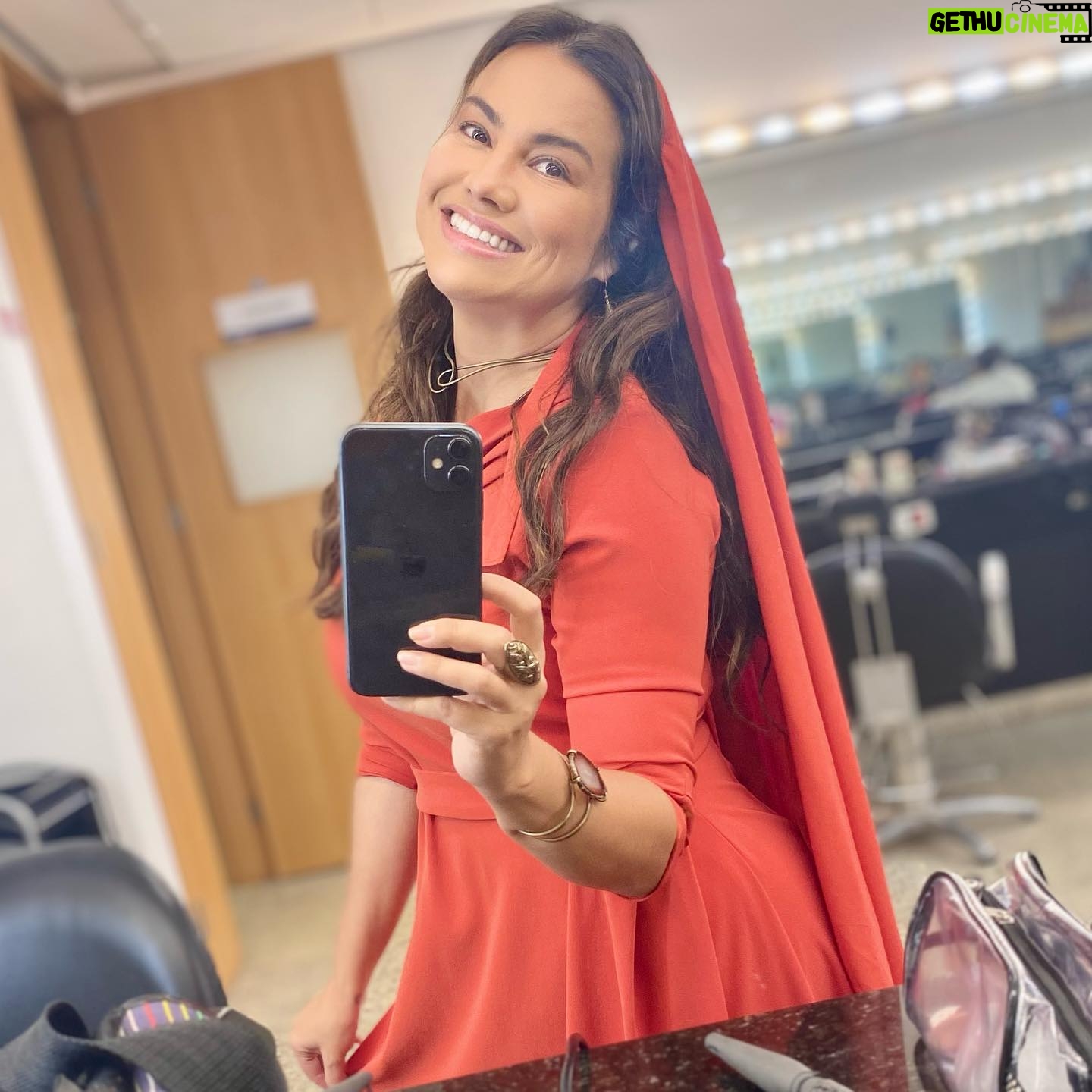 Laryssa Dias - 3 Likes - Noturna agorinha 🎬🎥
Afra prontaaa 💃🏻
#seriereis 👑
Sorriso by @rafapuglisi
#atriz #laryssadias #afra
