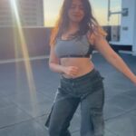 Lasya Nagaraj Instagram - Levitating with joy in the sunset!🌇 Sheer happiness, sheer bliss! 💕 . . . . #happydancing #freemind #confidentyou #levitating #purejoy #dancinginthesunset #toronto #canada