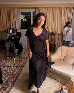 Lasya Nagaraj Instagram - 💉🎥📀📺🎞️🎬

Thanks @karennnsimmons 🩶🩶
.
.
.
.
#toronto #canada #shootset #filmset