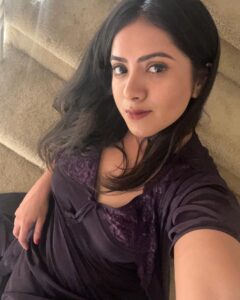 Lasya Nagaraj Instagram - 💉🎥📀📺🎞️🎬 Thanks @karennnsimmons 🩶🩶 . . . . #toronto #canada #shootset #filmset