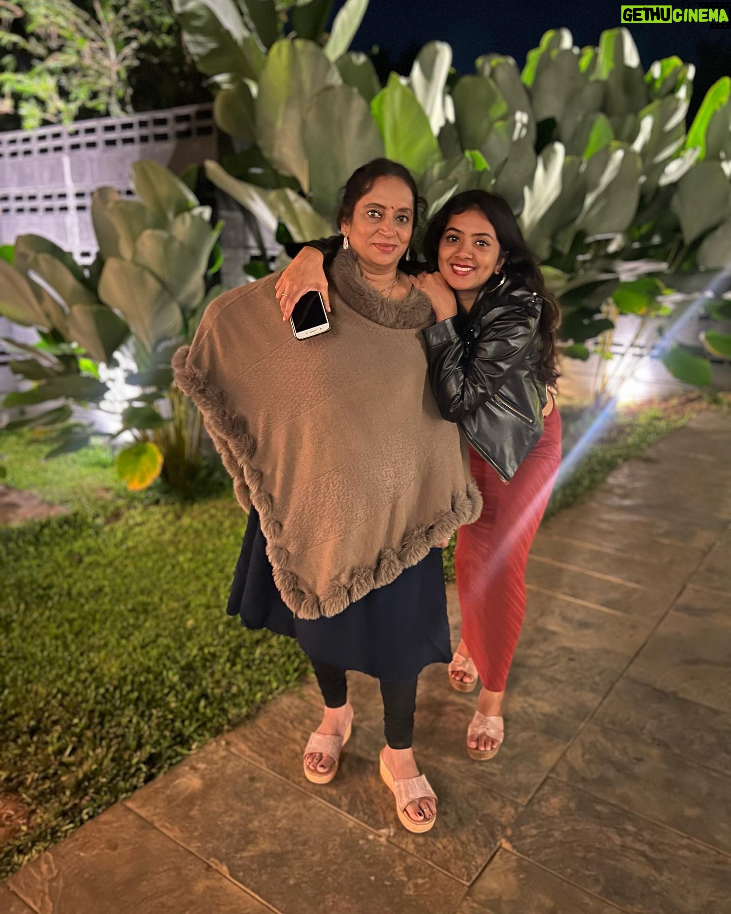 Lasya Nagaraj Instagram - How much I have irritated and tortured her, only she knows. And she misses that only the mooost now. Hahhahaha 😘😘😘😘♥️♥️ @sudha.nagraj.1