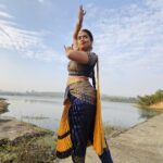 Lasya Nagaraj Instagram - 😉😉 . . . #abrarentry #animal #bharatanatyamdancersofinstagram #popularreels #trendingreels #trendingsongs #danceindia