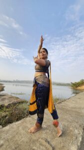 Lasya Nagaraj Instagram - 😉😉 . . . #abrarentry #animal #bharatanatyamdancersofinstagram #popularreels #trendingreels #trendingsongs #danceindia