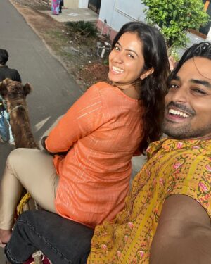 Lasya Nagaraj Instagram - I’m gonna miss each one of you so so so much 😔😢
Thanks for being there like pillars in my life for the past few years. You’ll mean the world to me. I’ve learnt so many life lessons from each one of you. Feeling extremely sad to stay away 🥺😢😭

I only wish the best for all of you 😘😘
Lots of love, light and wild hearts ♥️♥️✨✨🫶🏻🫶🏻
#mymains #nostalgic #tears #happines #loveandwildhearts