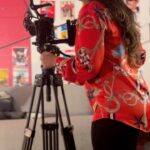 Lasya Nagaraj Instagram - My first time ever of handling the camera on set. Absolutely absolutely absolutely an exhilarating experience 😍😍😍 The job of a cinematographer is something I have always admired. It’s a crazy fucking job! Maybe in the next lifetime ! 😄🥲 . . . #studentlife #cinematography #acting #directing #movies #filmsets #studentsets #creatingart #artofinstagram