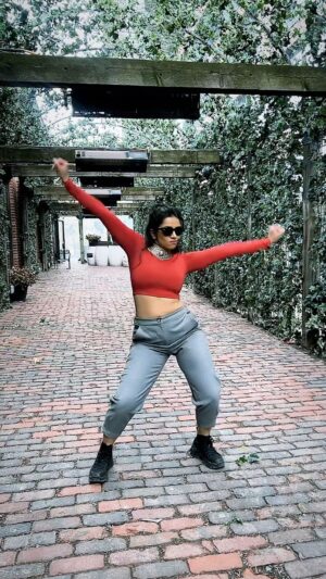 Lasya Nagaraj Instagram - #trendingreels #kaayi #dancereels #distillery #distillerydistrict
Shot by : @dhruv_films