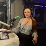 Laurène Arnoux Instagram - Sur les ondes 📻 merci à tous ceux qui ont suivis mon émission la semaine dernière 🫶🏻 les replay arrivent au fur et à mesure. Et merci à toute l’équipe @mouv vous êtes les boss❤️