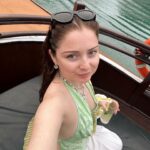Laurène Arnoux Instagram – Welcome to Vietnam 🐉 🇻🇳