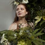 Laurène Arnoux Instagram – Mother Nature 
Part.2

🌱
Muah @emmaollivier.mua 
Photographe @blanchard.Elisa 
Floral designer @anthonydenisflorist 
Nails @kealasty_duduh 
Stylisme @jeannefriot 
Lieu @atelierlafille 
Assistant @nicolas.costy