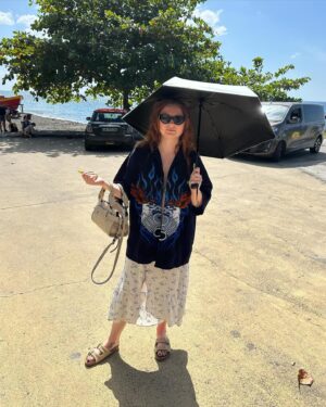 Laurène Arnoux Instagram - Officiellement une pirate des Caraïbes 🏴‍☠️