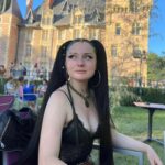 Laurène Arnoux Instagram – En mode gothique les mecs
