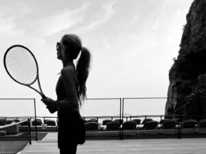 Laura Bailey Instagram - Took the scenic route home from work in Sicily...
And got to play on my favourite court in the world!
@ilsanpietrodipositano 🤍
