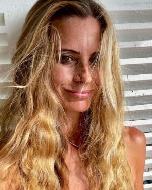 Laura Bailey Instagram - Untangling. 

The sea, the sea.
