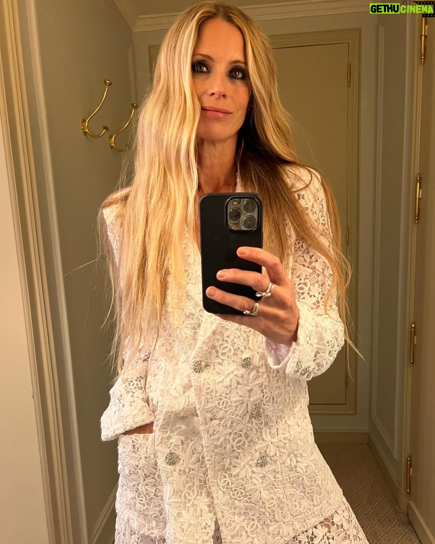 Laura Bailey - 801 Likes - Towards Spring..
Go see ~
•Celebrating Silver @hamiltonsgallery ~ 9 March
•Auerbach ~ The Charcoal Heads @courtauld ~ 27 May
P.S. Listen to the artist on This Cultural Life ~
Radio 4 via @bbcsounds ..A gem.
Love London 🤍
Philippe Garner
Lucilla (Wet Hair), La Voile Rouge, 1976
Frank Auerbach
Head of Julia, 1960