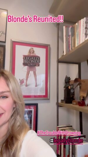 Laura Bell Bundy Instagram - Sisterhood’s forever. From the page to the stage to the audio book! Heather wrote Legally Blonde The Musical and I’m so thrilled she asked me to do her audiobook for ‘The Trouble With Drowning’ which truly is a literary wonder. #legallyblonde #omigodyouguys