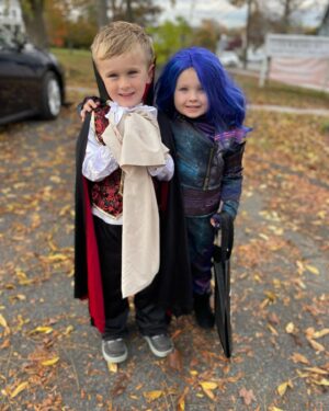 Laura Bell Bundy Instagram - My little vampire. Feels good to be back with my family… just in time for #halloween