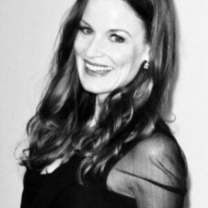 Laura Leighton Instagram - I am SO excited to be appearing at the 2019 German Comic Con in Dortmund on December 7th-8th !!!!! Can’t wait to see you there!  @germancomiccon #GermanComicCon #PLL #MelrosePlace