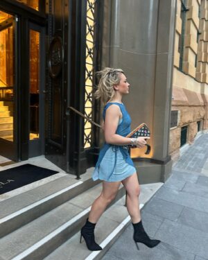 Laura McGoldrick Instagram - Rushing Womans Syndrome hits different in Sydney 💫🤣