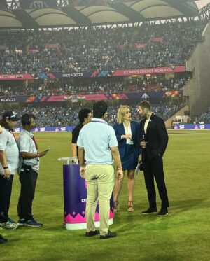 Laura McGoldrick Instagram - Big day out in Mumbai.. 🏏🇮🇳🖤