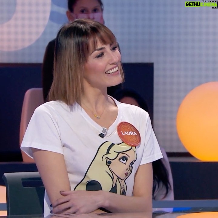 Laura Moure - 5.1K Likes - Que maravillosa experiencia !!! Me impacta verme ahí !!!!!! Gracias a todos por tantísimo cariño en vuestros mensajes y comentarios estos días ... 🤗🥰Lo pase en grande en @pasapalabra con @robertolealg y con toooodo el equipoooo !!!