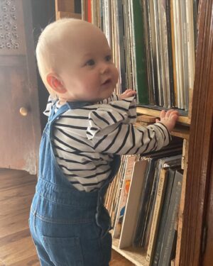 Laura Slade Wiggins Instagram - Girl put your record on #mybaby #sobig #9months #