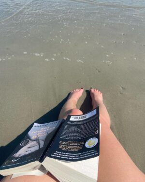 Laura Slade Wiggins Instagram - This is finally a time to stop the overthinking mom loop. It’s easy to get older, but it’s harder wrapping your head around it. So #grateful to be having the #familyvacation with #mybeautifuldaughter #firststepsonthebeach #hopeyouarewell