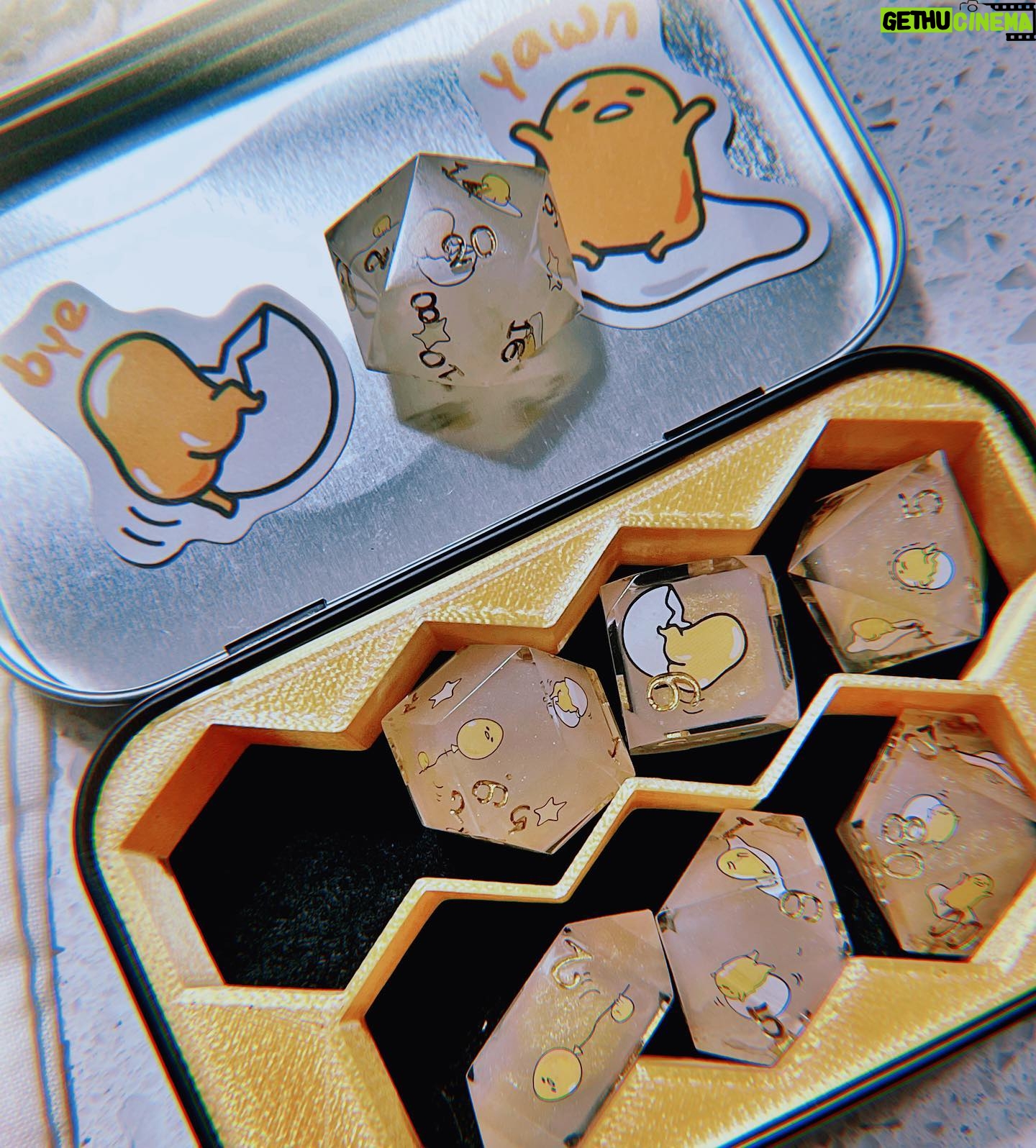 Laura Bailey Instagram - Um. Check out these UNBELIEVABLY adorable dice made for me by the super talented @starpawdice!! My picture taking skills do not do these cute lil beans justice. Canโt thank you enough, Carli! ๐๐ณ