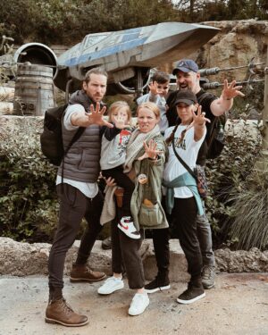 Laura Bailey Instagram - Magical rainy day with the besties. #disneyland #starwarsnerd